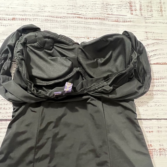 Kouture by Kimora black fitted sleeveless top with rouching black medium - Picture 4 of 5